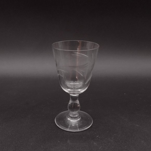 6 Etched Crystal Liqueur Glasses - Picture 4 of 11